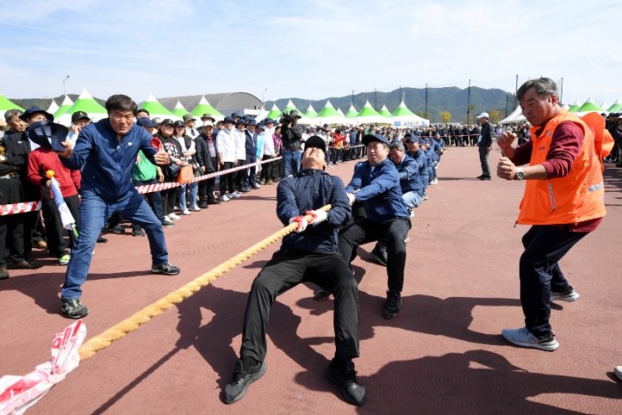 제47회 군위군민 체육대회 사진(2).jpg